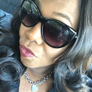 Meet your Posher, Desiree